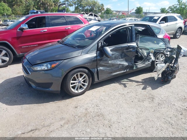 1FADP3K26JL281451 Ford FOCUS SE