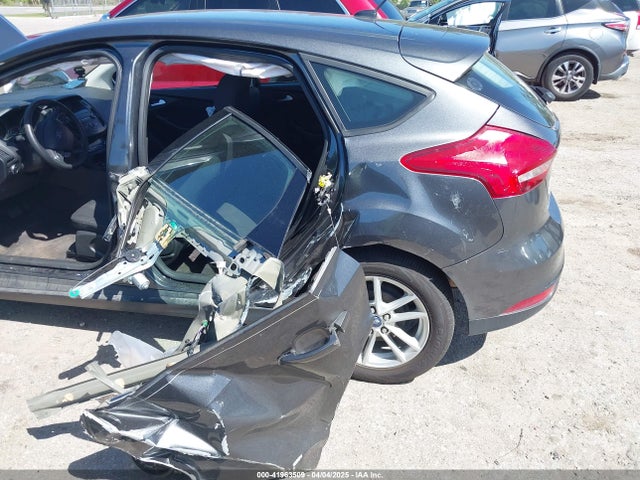 1FADP3K26JL281451 Ford FOCUS SE