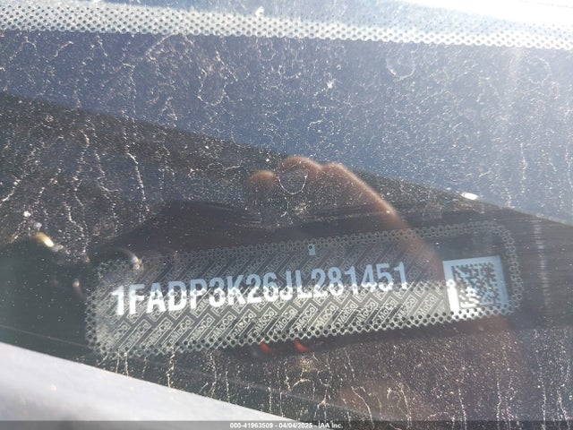 1FADP3K26JL281451 Ford FOCUS SE