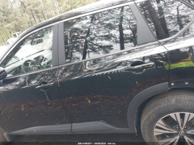 JN8BT3BA2PW002884 Nissan Rogue Sv Fwd