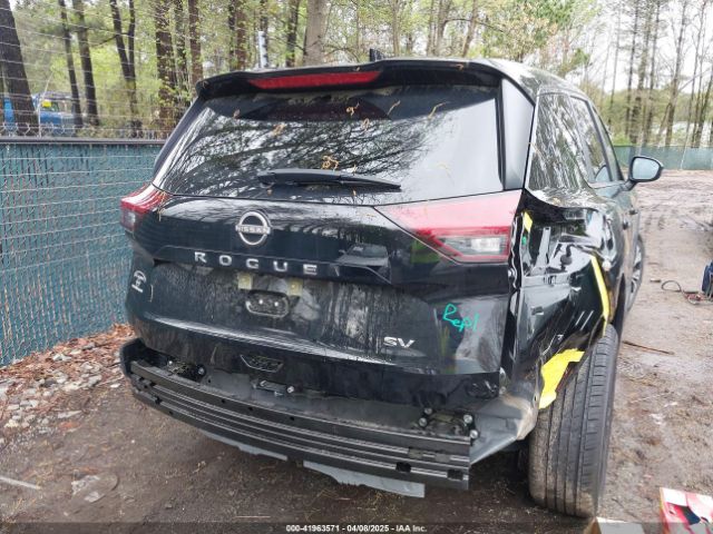 JN8BT3BA2PW002884 Nissan Rogue Sv Fwd