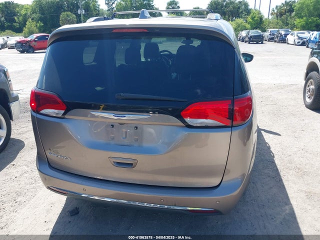 Chrysler Pacifica Touring L 2018 2C4RC1BG7JR217406 Image 16