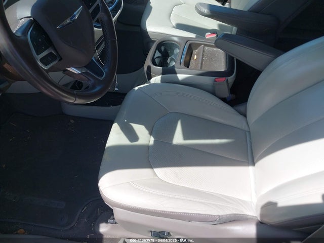 Chrysler Pacifica Touring L 2018 2C4RC1BG7JR217406 Image 17