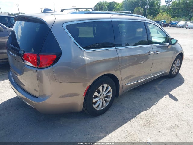 Chrysler Pacifica Touring L 2018 2C4RC1BG7JR217406 Image 4