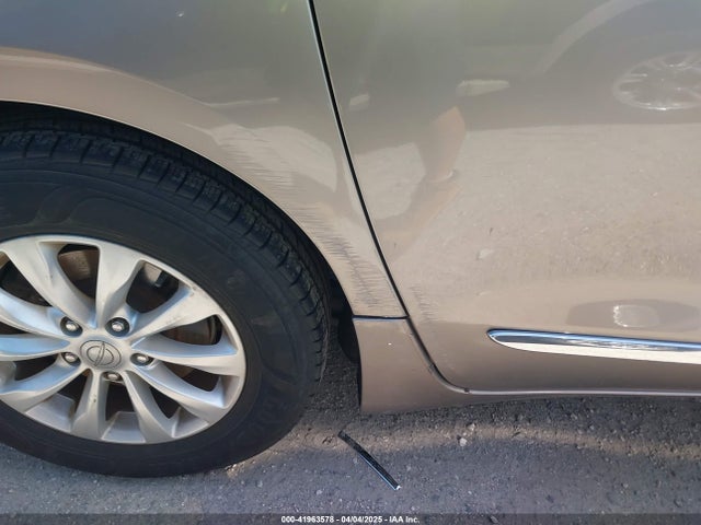 Chrysler Pacifica Touring L 2018 2C4RC1BG7JR217406 Image 6