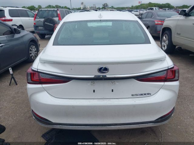 58ADA1C19MU008643 Lexus ES 300H