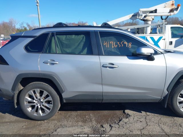 2T3A1RFV0NC293377 Toyota Rav4 Xle Premium