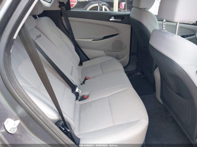 KM8J33A43KU962816 Hyundai Tucson Value