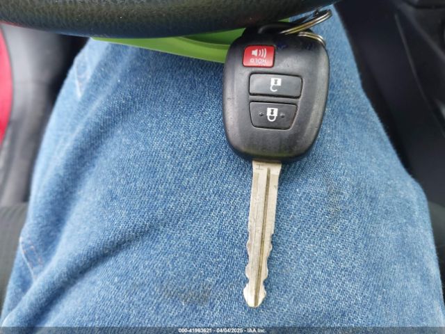 JTMBFREV7HJ105494 Toyota RAV4 LE