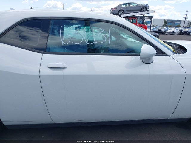 2C3CDZKG3NH152085 Dodge Challenger Gt Awd