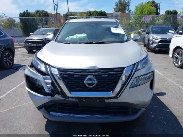 JN8BT3BA8PW431060 Nissan Rogue Sv Fwd
