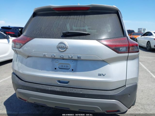 JN8BT3BA8PW431060 Nissan Rogue Sv Fwd