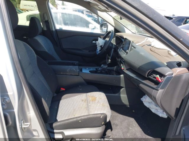 JN8BT3BA8PW431060 Nissan Rogue Sv Fwd