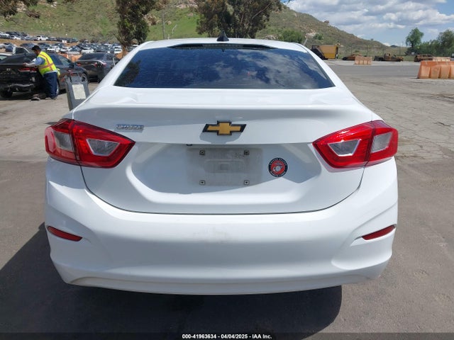 1G1BC5SM7J7226535 Chevrolet Cruze Ls Auto