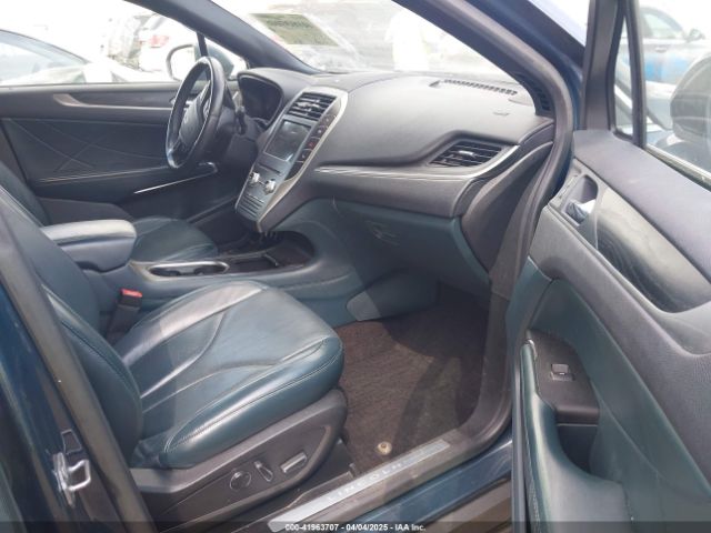 2019 LINCOLN MKC 5LMCJ3C94KUL22859 Photo 4