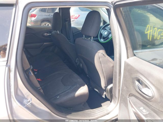 1C4PJLCBXKD370636 Jeep Cherokee Latitude Fwd