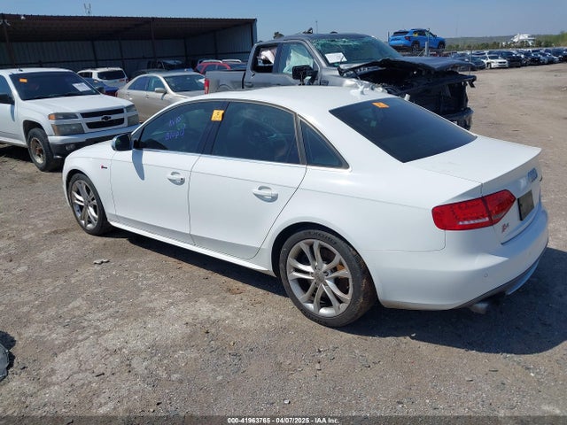 2010 AUDI S4 WAUBGAFL4AA139973 Photo 2