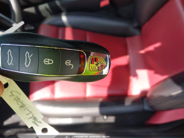 Porsche 718 Cayman 2018 WP0AA2A85JK262622 Image 11
