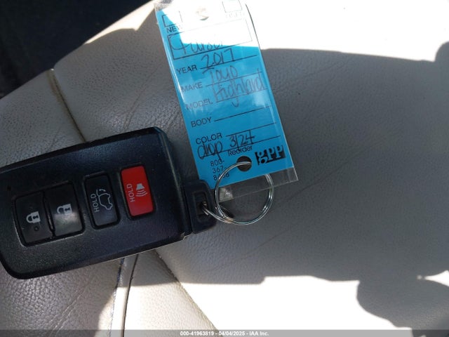 5TDKZRFH3HS524249 Toyota Highlander Xle