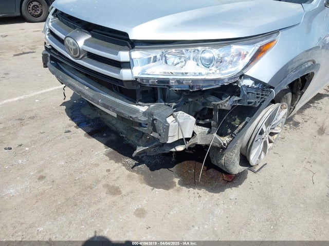 5TDKZRFH3HS524249 Toyota Highlander Xle