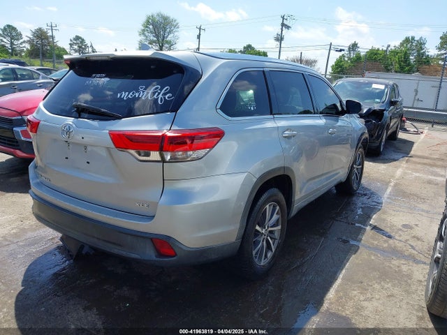 5TDKZRFH3HS524249 Toyota Highlander Xle
