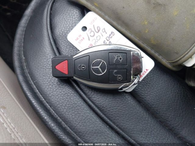 WDC0G4KB6KF667330 Mercedes-Benz Glc 300 4matic