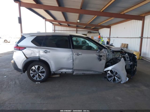 5N1AT3BB6MC767914 Nissan Rogue Sv Intelligent Awd