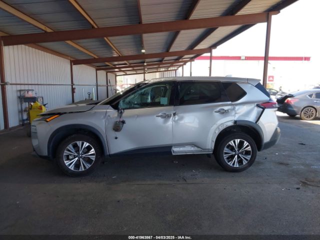 5N1AT3BB6MC767914 Nissan Rogue Sv Intelligent Awd
