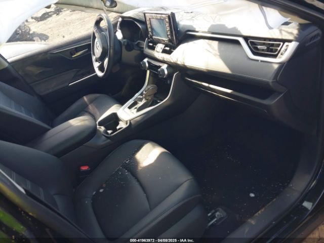 2T3C1RFV2MC116708 Toyota Rav4 Xle Premium