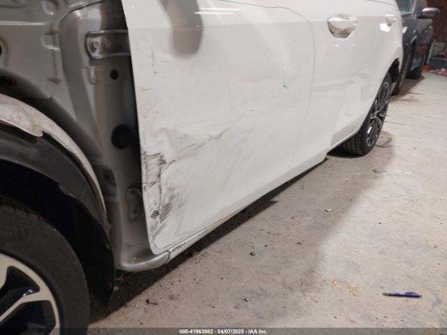 5YFBURHE6FP235857 Toyota Corolla S Plus