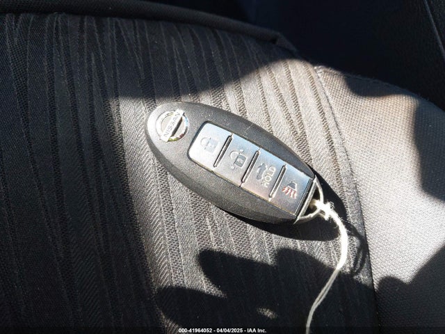 3N1AB7AP0HY279621 Nissan SENTRA SV