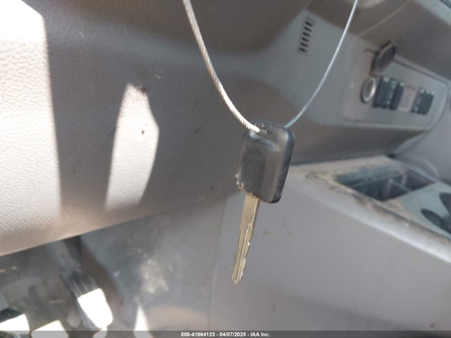 41964123 :رقم المزاد ، 1N6AF0KY7DN109101 vin ، 2013 Nissan Nv Cargo Nv2500 Hd Sv V8 مزاد بيع