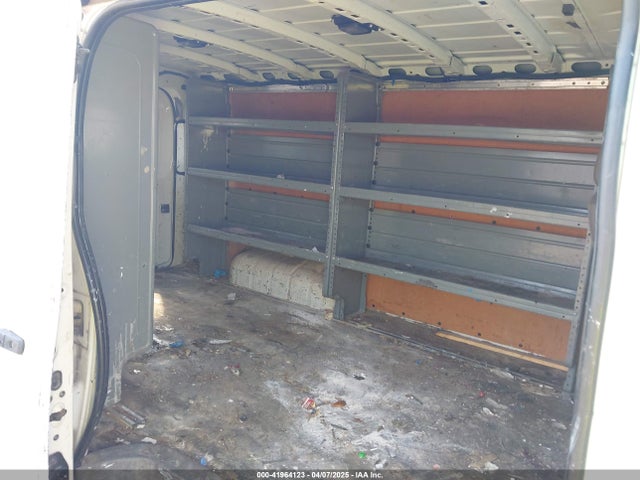 41964123 :رقم المزاد ، 1N6AF0KY7DN109101 vin ، 2013 Nissan Nv Cargo Nv2500 Hd Sv V8 مزاد بيع