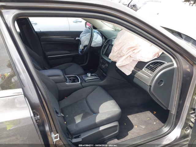 2C3CCAAG3JH228792 Chrysler 300 Touring