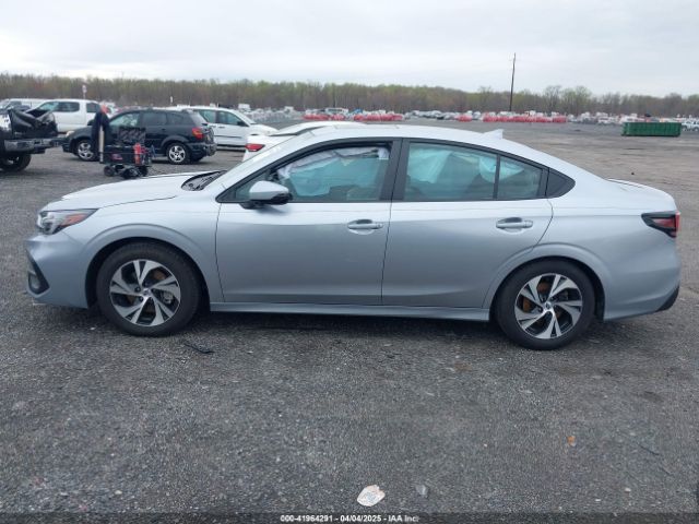 4S3BWAF68P3015721 Subaru Legacy Premium