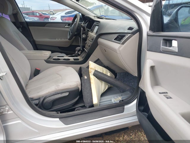 5NPE24AFXGH324497 Hyundai SONATA SE