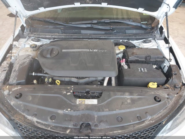 Chrysler 200 S 2015 1C3CCCBG4FN600570 Image 10