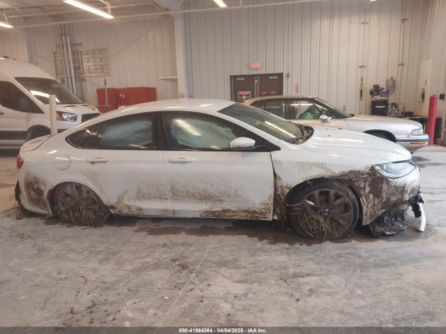 Chrysler 200 S 2015 1C3CCCBG4FN600570 Image 13