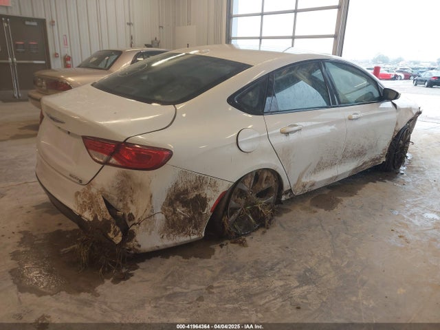 Chrysler 200 S 2015 1C3CCCBG4FN600570 Image 4