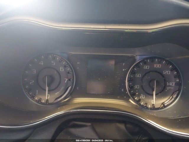 Chrysler 200 S 2015 1C3CCCBG4FN600570 Image 7