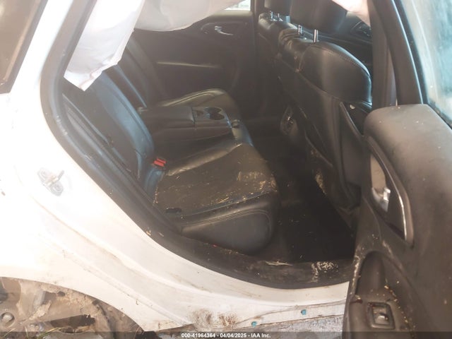 Chrysler 200 S 2015 1C3CCCBG4FN600570 Image 8