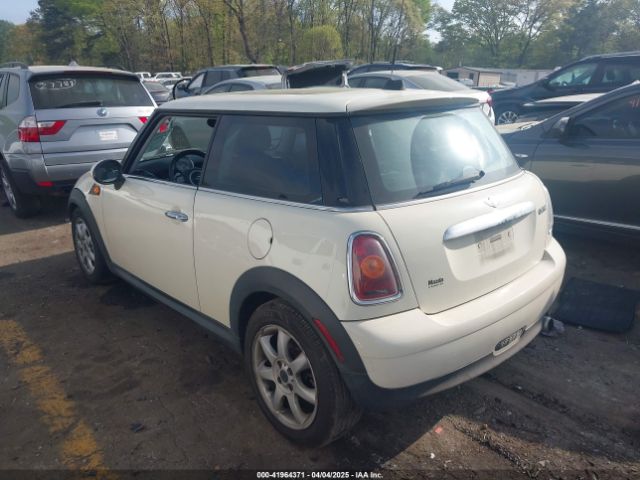 2007 MINI COOPER WMWMF33587TT52466 Photo 2