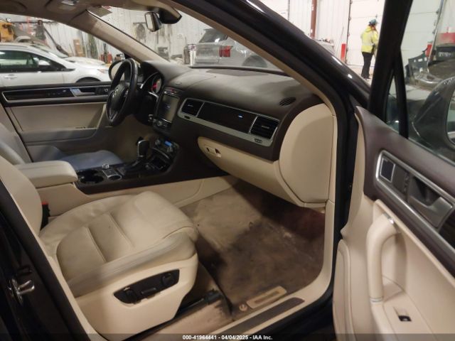 WVGEF9BP2FD001604 Volkswagen Touareg V6 Executive