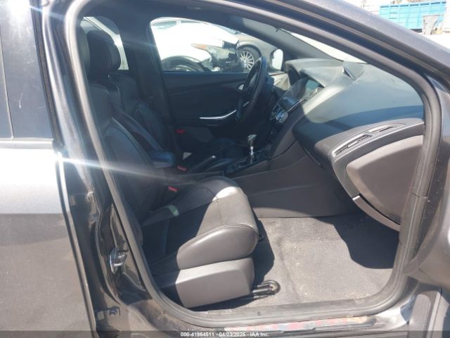 1FADP3L94FL241243 Ford FOCUS ST