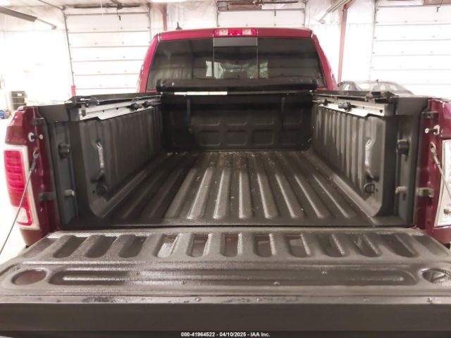 1C6RR7NT8HS529065 RAM 1500 Laramie  4x4 5'7 Box