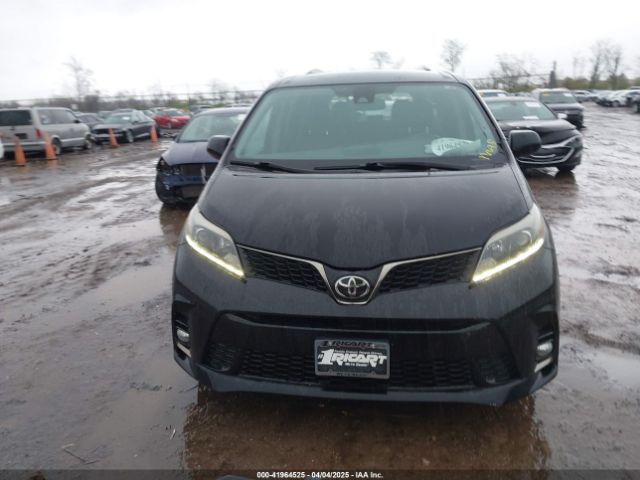 5TDXZ3DC5JS937838 Toyota Sienna Se 8 Passenger