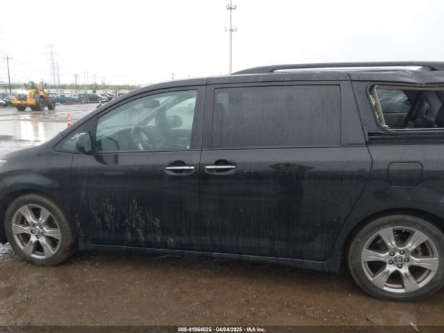 5TDXZ3DC5JS937838 Toyota Sienna Se 8 Passenger