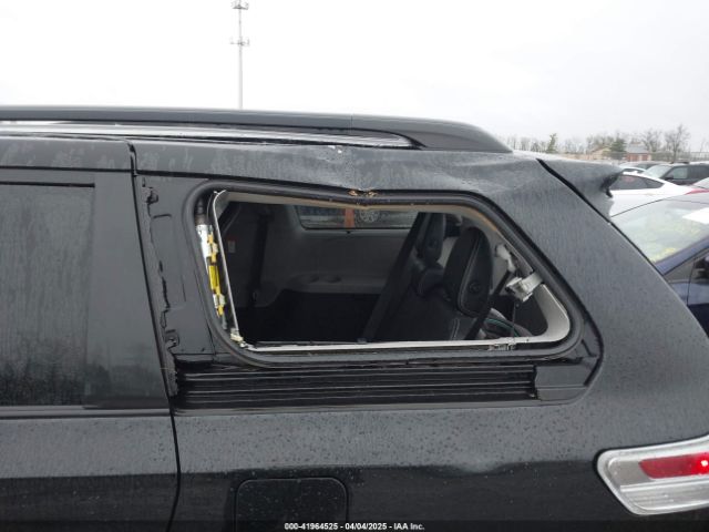 5TDXZ3DC5JS937838 Toyota Sienna Se 8 Passenger