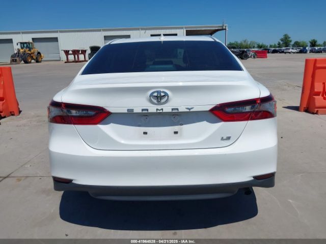 4T1R11AK8NU676797 Toyota CAMRY LE