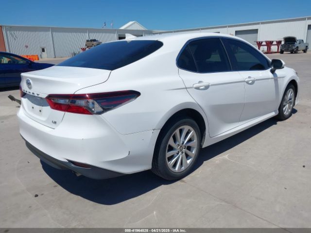 4T1R11AK8NU676797 Toyota CAMRY LE